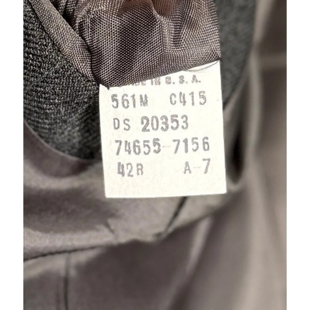 Vintage Levi's Men's 42R Suit Coat Action Business Class Jacket Gray Striped USA